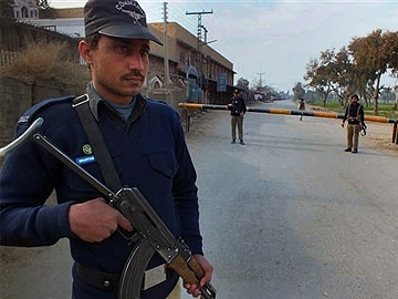 Taliban bomb kills 13 near main Pakistani army Headquarters