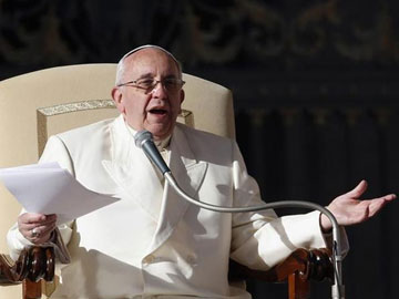 Pope Francis, in nod to conservatives, calls abortion 'horrific'