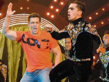 Salman Khan defends decision to perform in Mulayam's ancestral village Saifai