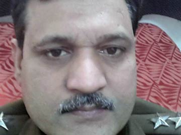 I was only following the law, says suspended cop who clashed with Law Minister Somnath Bharti