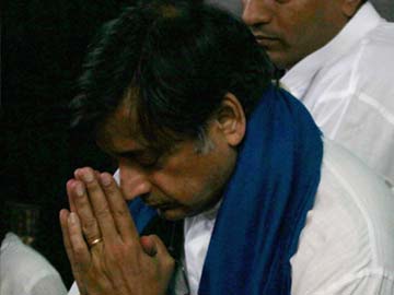 'Shocked' Shashi Tharoor urges swift inquiry into wife Sunanda Pushkar's death 