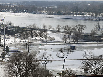 'Life-threatening' cold bites US Midwest