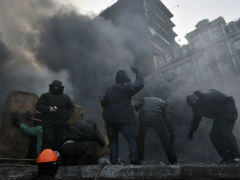 Ukraine leader offers Prime Minister's post to opposition to end crisis