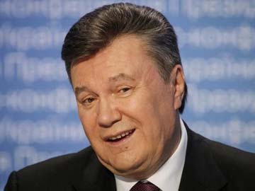 Ukraine President Viktor Yanukovich goes on sick leave in midst of political crisis