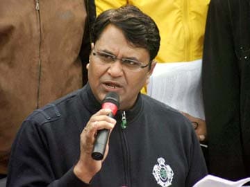 Delhi: AAP issues showcause notice to Vinod Kumar Binny