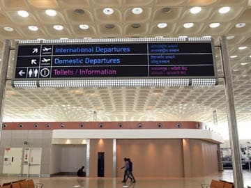 At airports, MPs want 'khaas aadmi' treatment