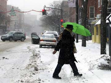 New York declares state of emergency, more than 400 flights cancelled