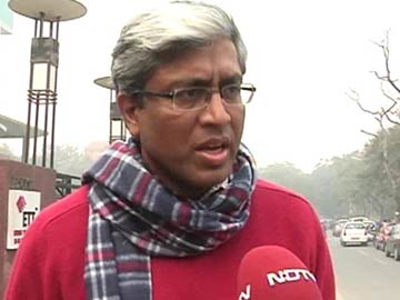 TV journalist Ashutosh joins Arvind Kejriwal's Aam Aadmi Party