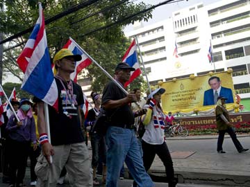 Thai protesters disrupt advance voting for disputed election