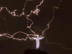 Lightning costs Brazil's iconic Christ statue tip of thumb