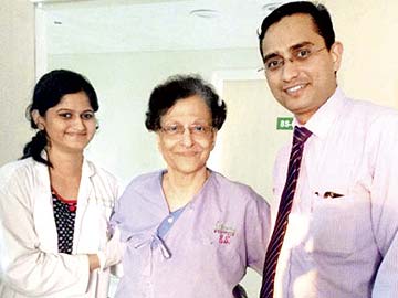 Flung out of train by co-passengers, 73-yr-old requires hip replacement