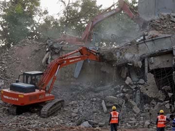 Goa building collapse: Deputy Town Planner held; builders still missing