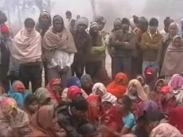 Farmer allegedly protesting against land acquisition in Dimple Yadav's constituency dies