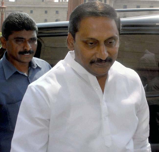 Andhra Pradesh assembly rejects Telangana bill, embarrassment for Centre