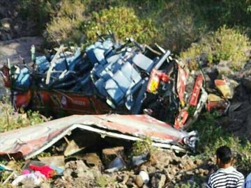 Thane: 26 dead as bus plunges into valley