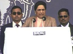 Mayawati's pitch at birthday rally, rules out alliances for Lok Sabha polls