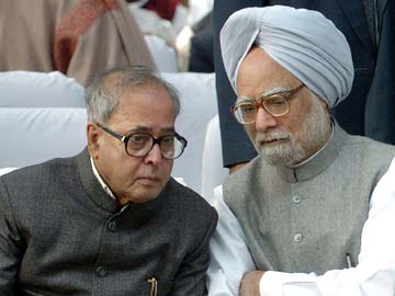 PM meets President Pranab Mukherjee, Arvind Kejriwal's protest features in talks