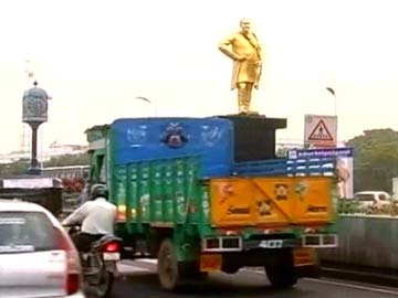 Relocate actor Sivaji Ganesan's statue, rules Madras High Court