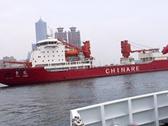 Trapped Chinese icebreaker to attempt breakout