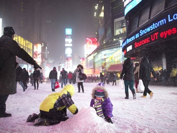 Storm dumps nearly two feet of snow on US Northeast