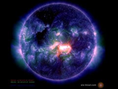 Sun unleashes first major solar flare of 2014