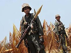 Sri Lankan troops on alert amid storm warning