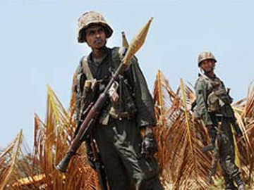 Sri Lankan troops on alert amid storm warning