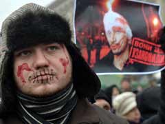 Ukraine leader signs controversial anti-protest law