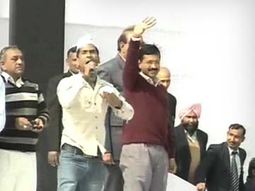 Arvind Kejriwal beats hasty retreat as angry auto-drivers shout slogans