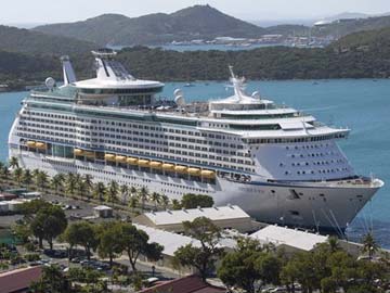 Ill cruise passengers 'felt like prisoners' ahead of Texas docking