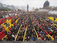 15-year-old girl spins non-stop for four hours for Chinese celebration