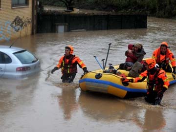 Italy hit by flooding, snow, windstorms