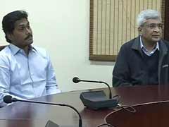 Prakash Karat refutes government's claim on Telangana Bill