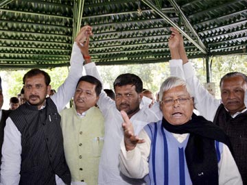 During RJD show of strength after rebellion, stones thrown at speaker's home