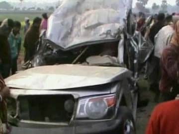 16 returning from wedding party killed in road accident in West Bengal 