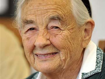 Maria von Trapp, 99, dies in Vermont 