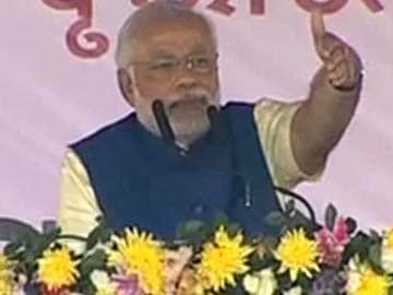 Narendra Modi criticises Third Front, accuses it of coming to the rescue of Congress