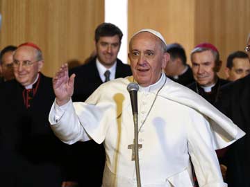 Pope Francis briefed on Vatican bank as he mulls its future 