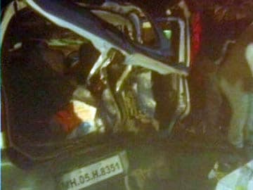 10 dead, 35 injured as bus falls into ditch on Pune-Satara highway