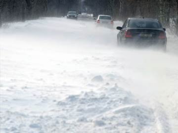 Serbia: 1,000 evacuated from snow-hit cars, buses 