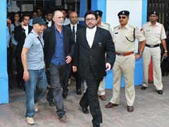 Complaint filed against Tarun Tejpal for keeping mobile phone in jail