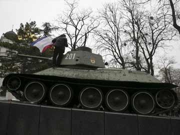 Russian Flag Raised Over Crimea Navy Headquarters