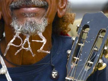 In New York, a beard transplant boom