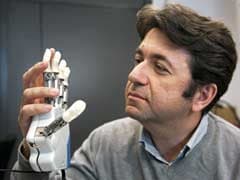 'Bionic hand' helps amputee to sense shape, texture