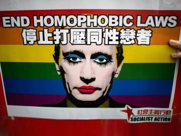 China gay activists' message for Vladimir Putin on Valentine's Day