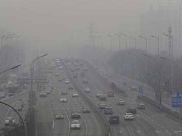 Chinese man becomes first to sue government over smog: Newspaper report