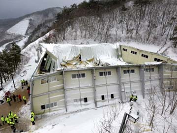 South Korea orders probe after students killed by roof collapse