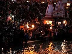 Hindu Pilgrims From Pakistan To take Dip In Ganga