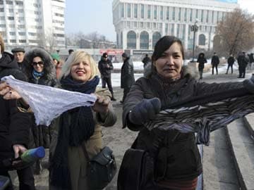 Russian women fight lace lingerie ban