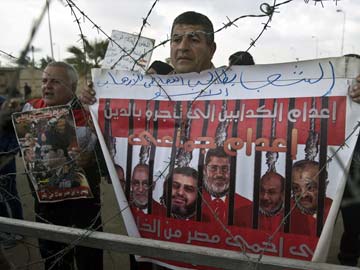 Egypt adjourns Morsi espionage trial in stormy start